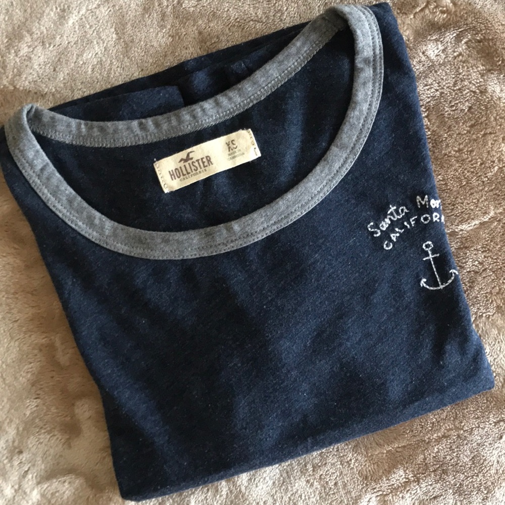 Hollister Short T
